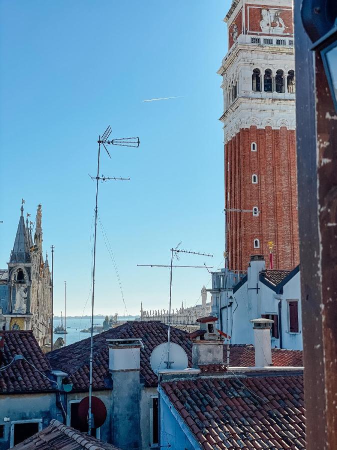Ai Savi Di Venecia